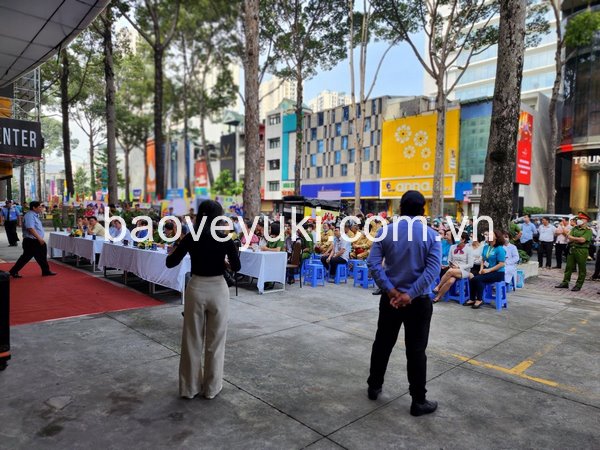 Bảo vệ ngày nay cần trở thành người có kỹ năng phục vụ khách hàng